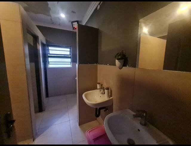 12 BEDROOM HOUSE FOR SALE IN BEDWORTH PARK